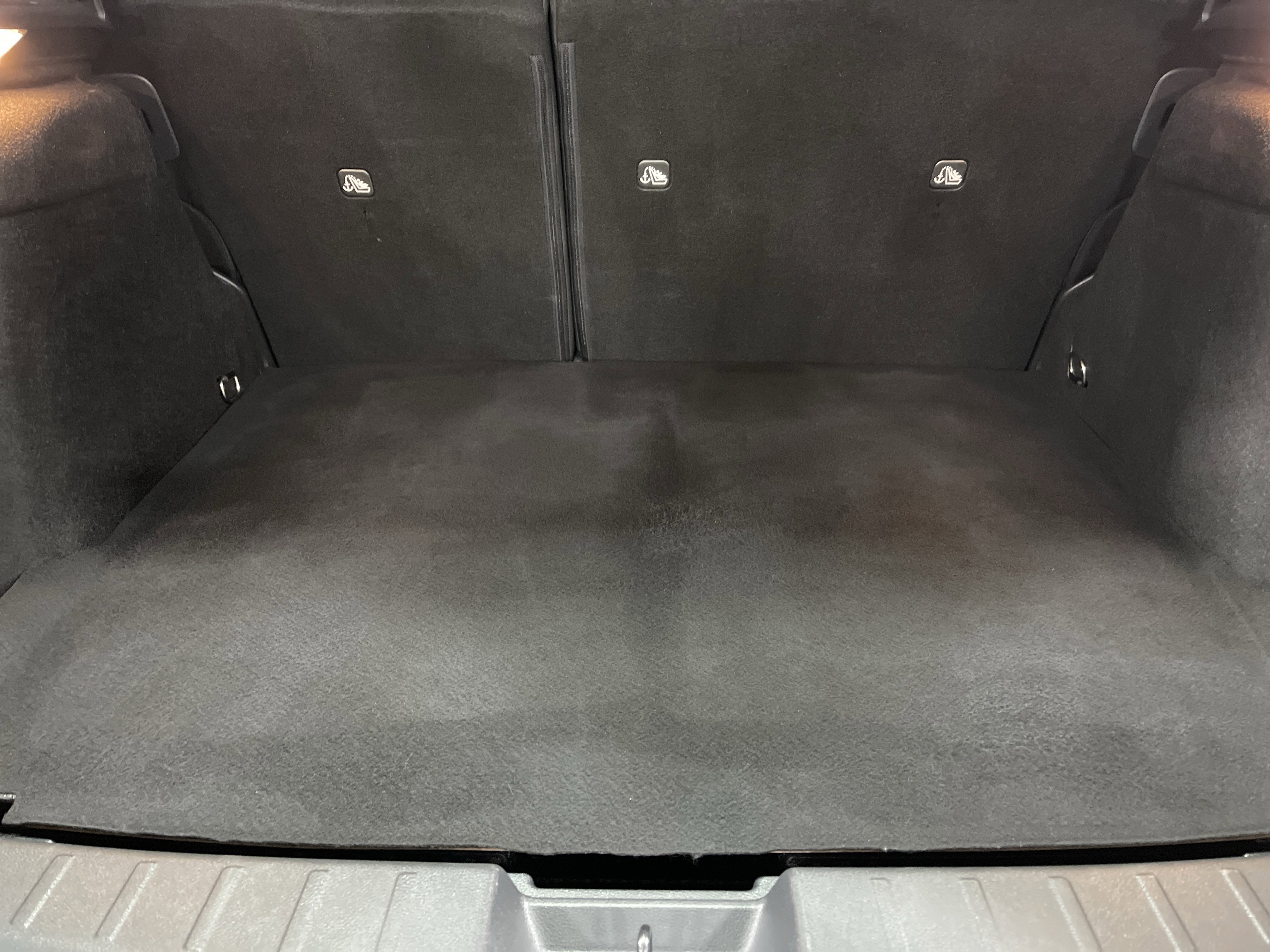 Used 2025 Nissan Kicks SV image 12