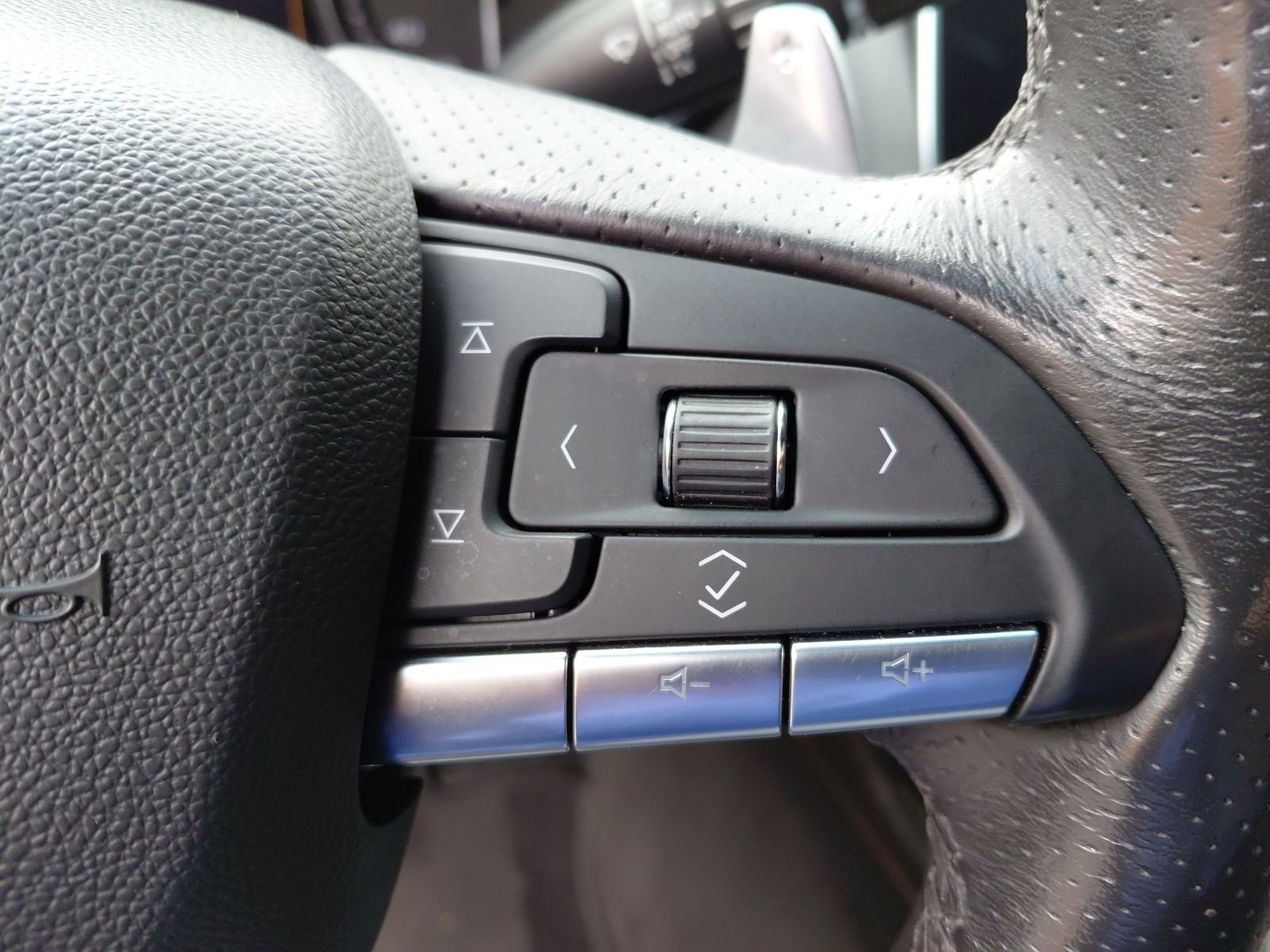 Used 2020 Cadillac CT5 Sport w/ Parking Package AWD/4WD image 6