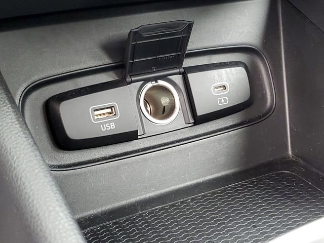 Used 2025 Hyundai Venue SEL FWD image 33