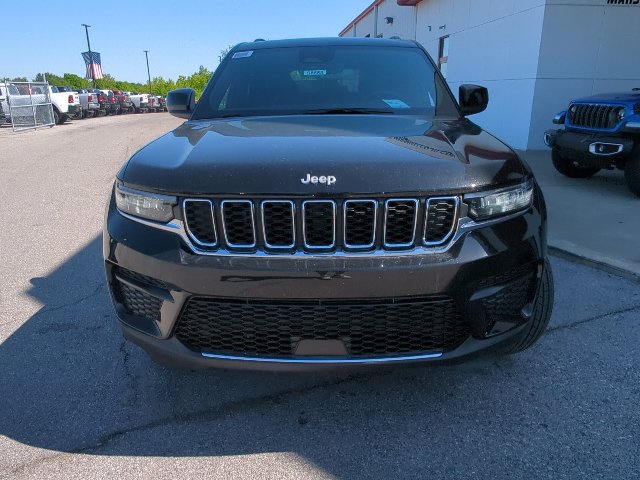 New 2026 Jeep Grand Cherokee Laredo X AWD/4WD image 4