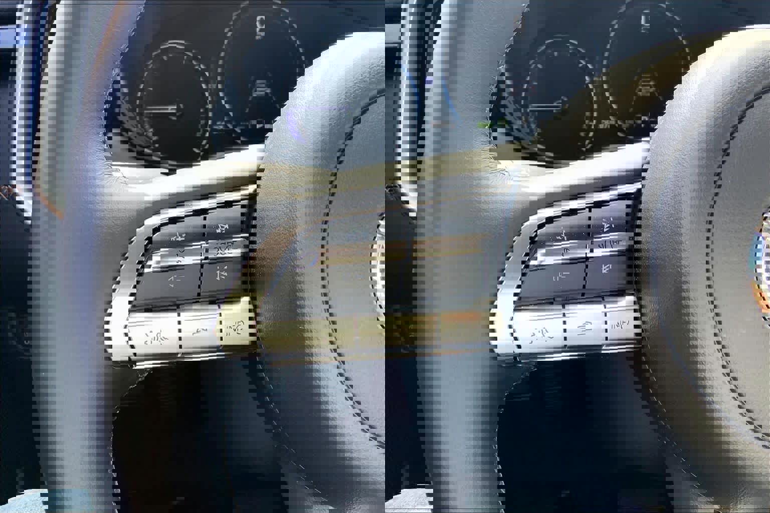 Certified 2025 MAZDA CX-50 AWD 2.5 Hybrid w/ Premium Pkg image 24