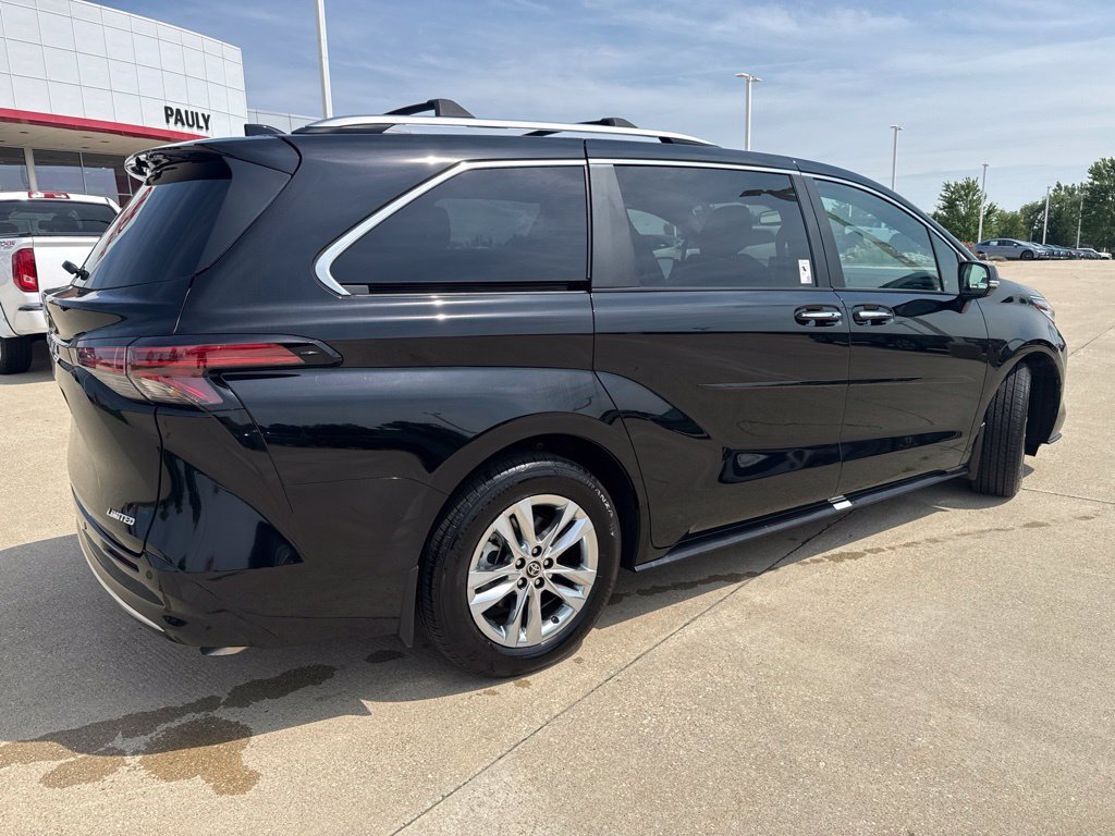 Certified 2025 Toyota Sienna Limited AWD/4WD image 3