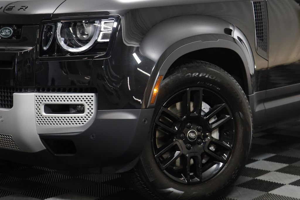 Used 2025 Land Rover Defender 130 S image 3