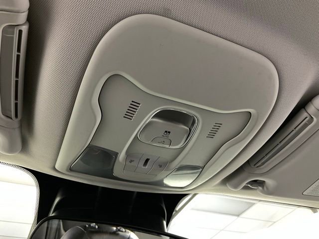 Used 2015 Jeep Renegade Trailhawk w/ Premium Leather Group image 17