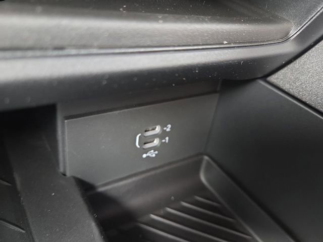 New 2026 Chrysler Pacifica Limited w/ Trailer Tow Group image 24