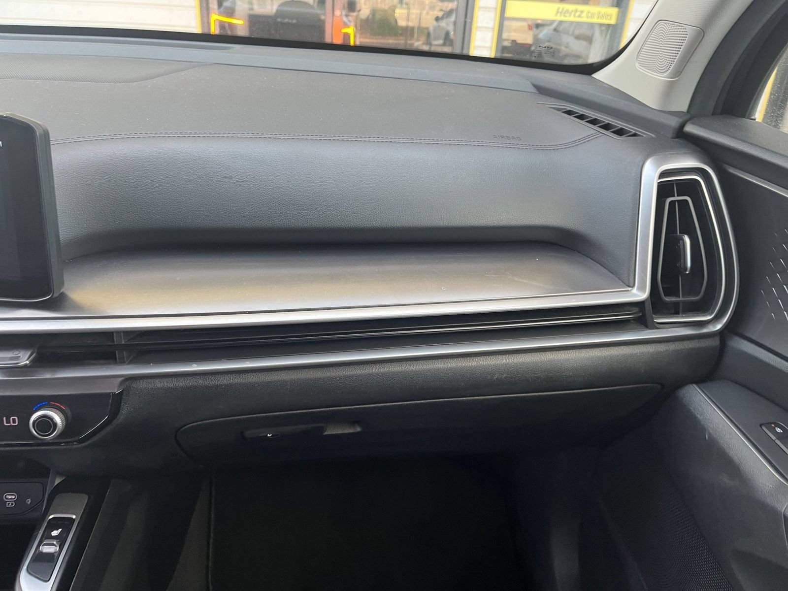 Used 2024 Kia Sorento S FWD image 36