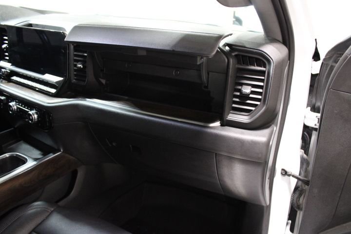 Used 2022 GMC Sierra 1500 SLT w/ SLT Premium Plus Package AWD/4WD image 30