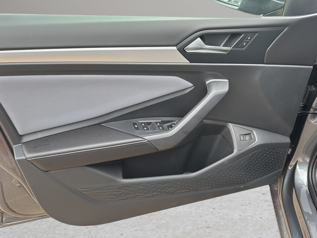 New 2026 Volkswagen Jetta SE FWD image 19