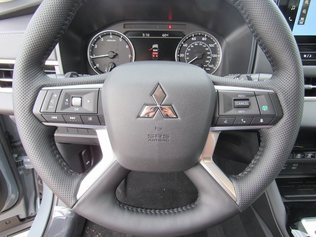 New 2026 Mitsubishi Outlander SE image 21