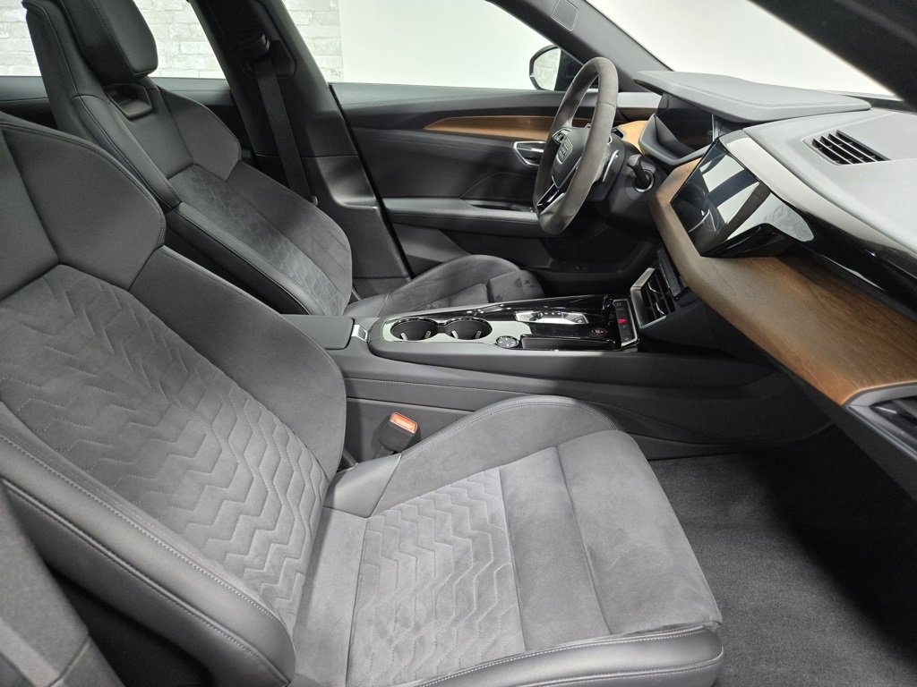 Used 2022 Audi e-tron GT Premium Plus image 50