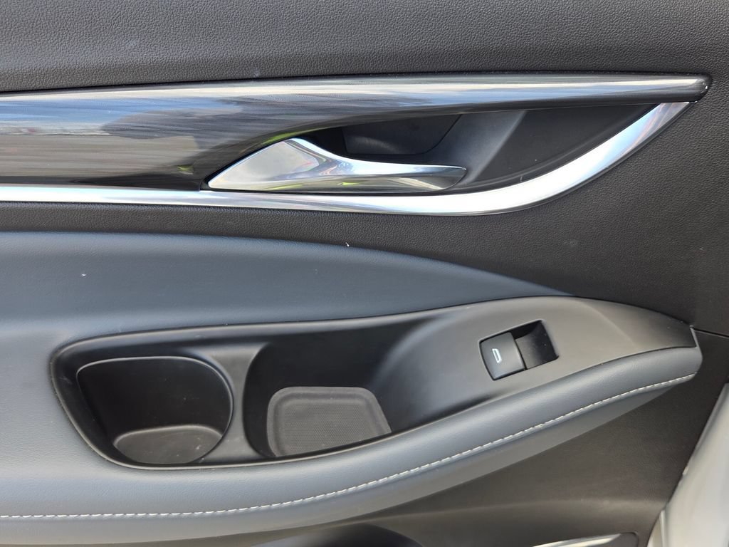 Used 2023 Buick Enclave Essence w/ Experience Buick Package FWD image 8