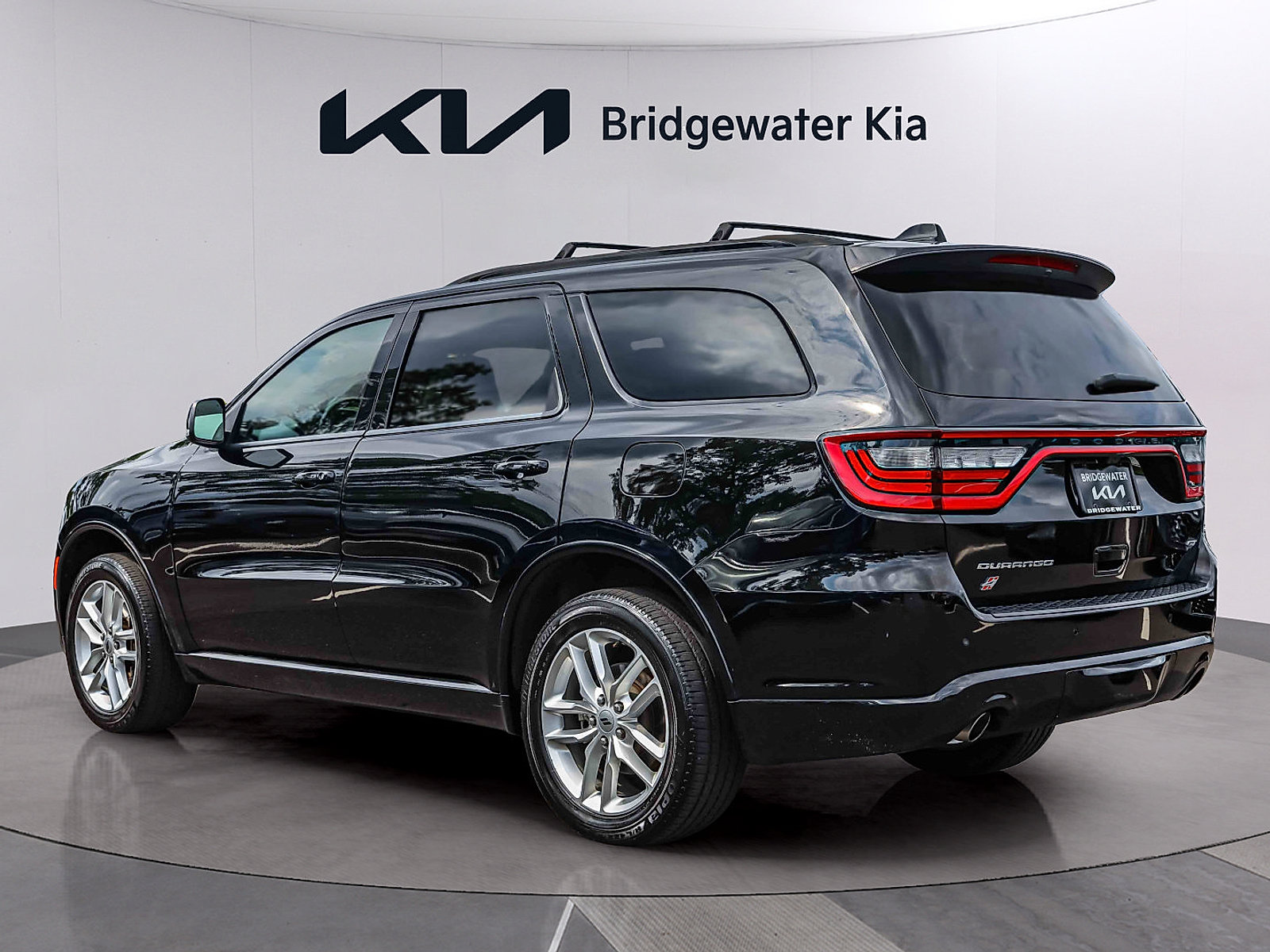 Used 2024 Dodge Durango GT AWD/4WD image 3