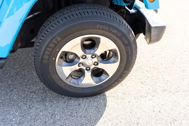 Used 2017 Jeep Wrangler Unlimited Sahara w/ Dual Top Group image 9