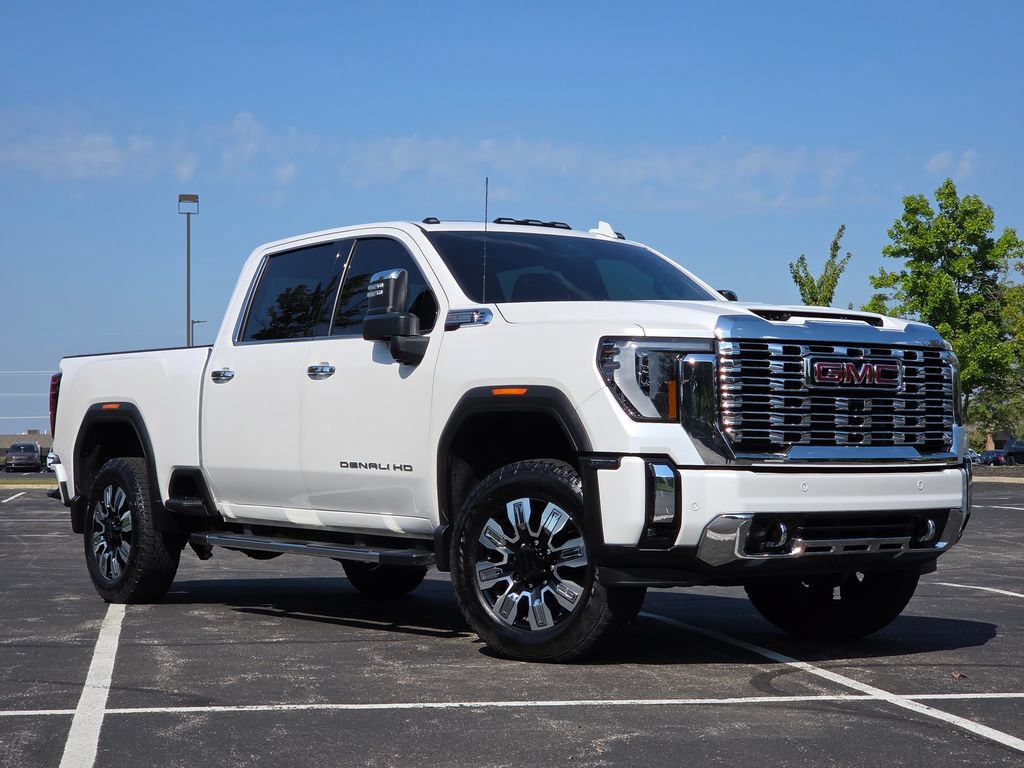 Used 2024 GMC Sierra 3500 Denali w/ Denali Reserve Package AWD/4WD image 2