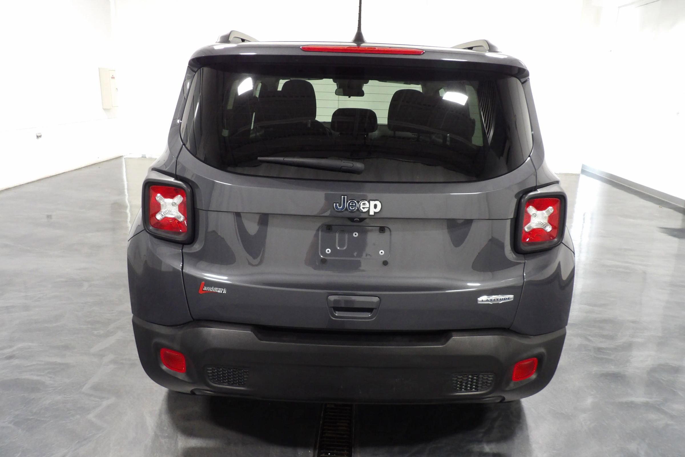 Used 2021 Jeep Renegade Latitude FWD image 5
