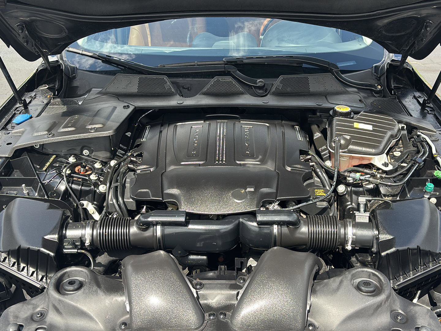 Used 2018 Jaguar XJ L Portfolio RWD image 20