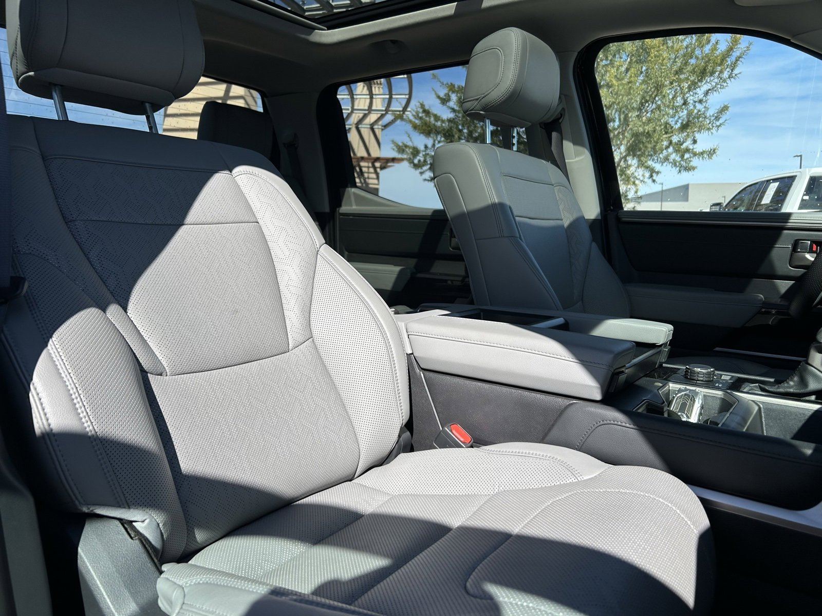 Used 2024 Toyota Tundra Limited image 15