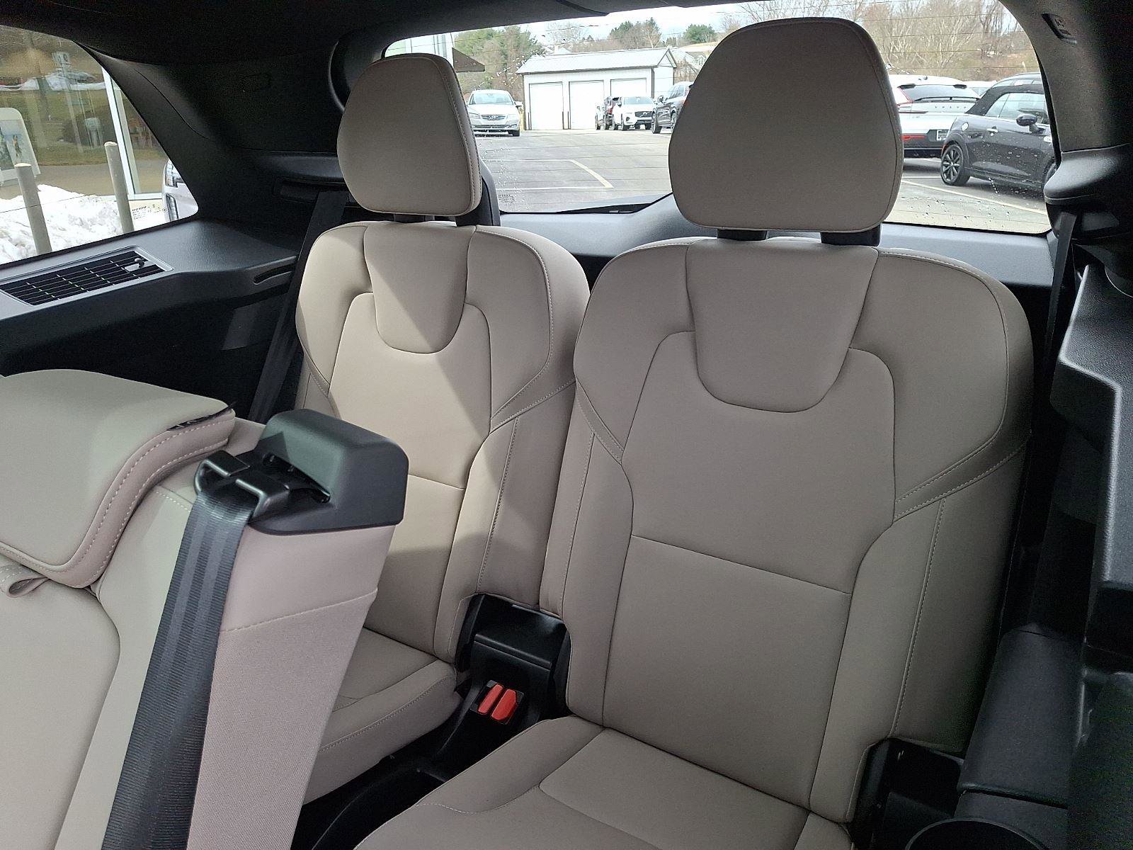 Certified 2025 Volvo XC90 B6 Plus image 10