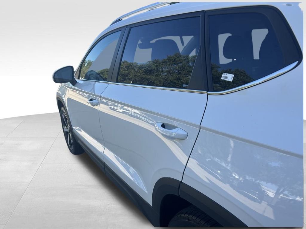 New 2026 Volkswagen Taos SEL image 28