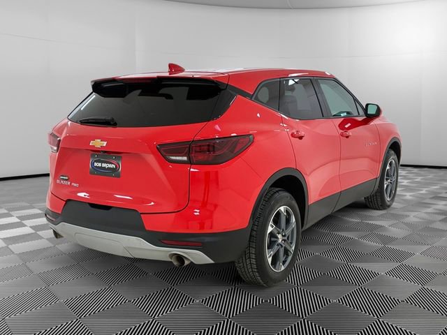 Used 2025 Chevrolet Blazer LT image 3