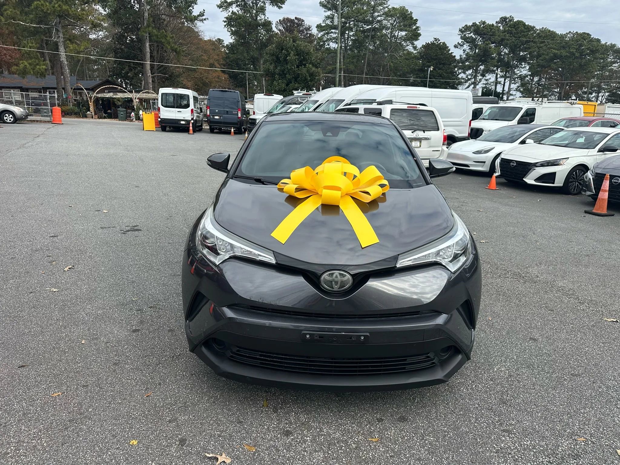 Used 2019 Toyota C-HR LE image 3