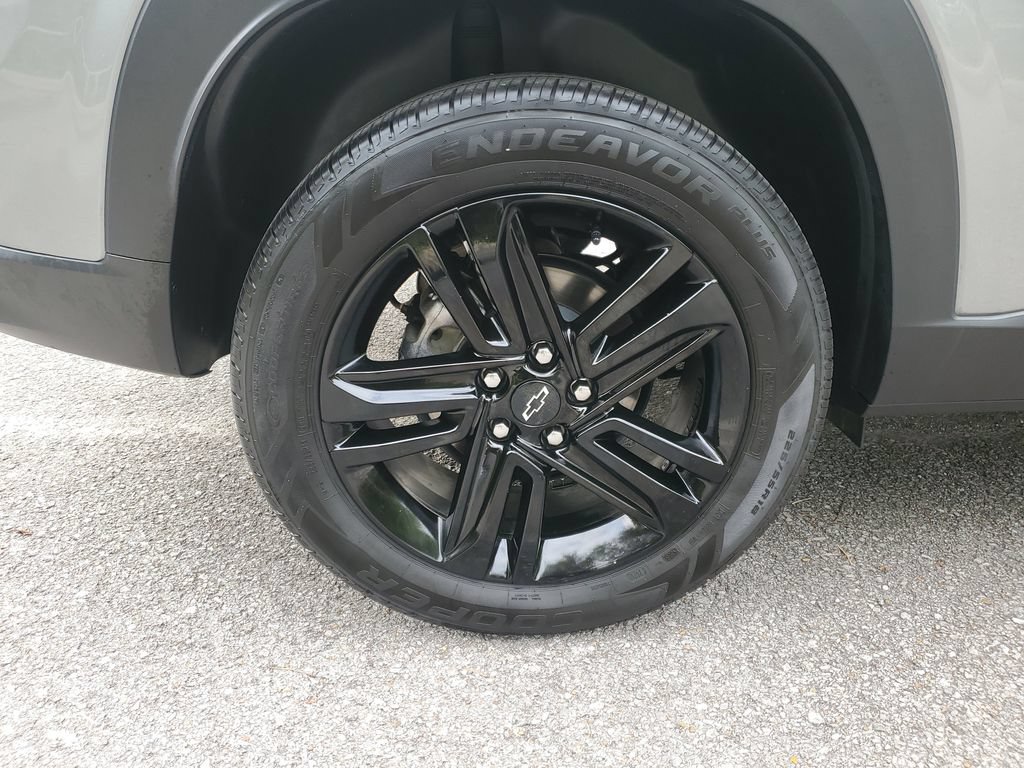 Used 2024 Chevrolet Trax ACTIV w/ Driver Confidence Package FWD image 5