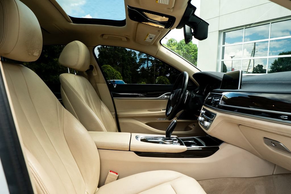 Used 2018 BMW 740i RWD image 34
