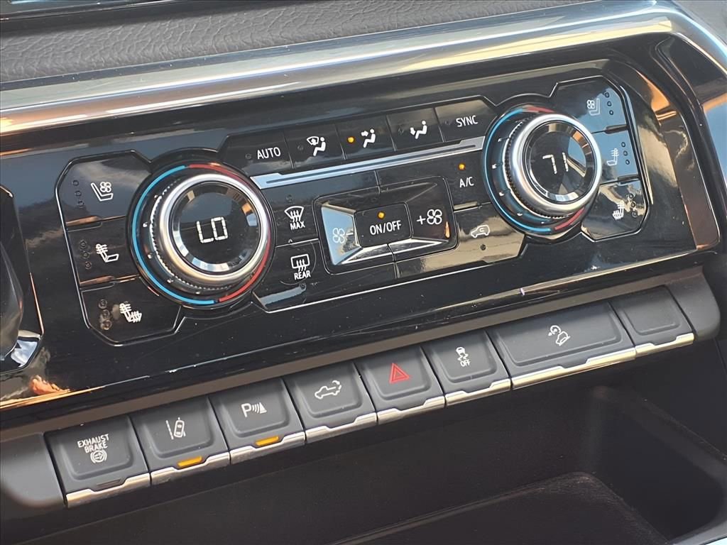 Used 2024 GMC Sierra 3500 Denali w/ Denali Reserve Package image 15