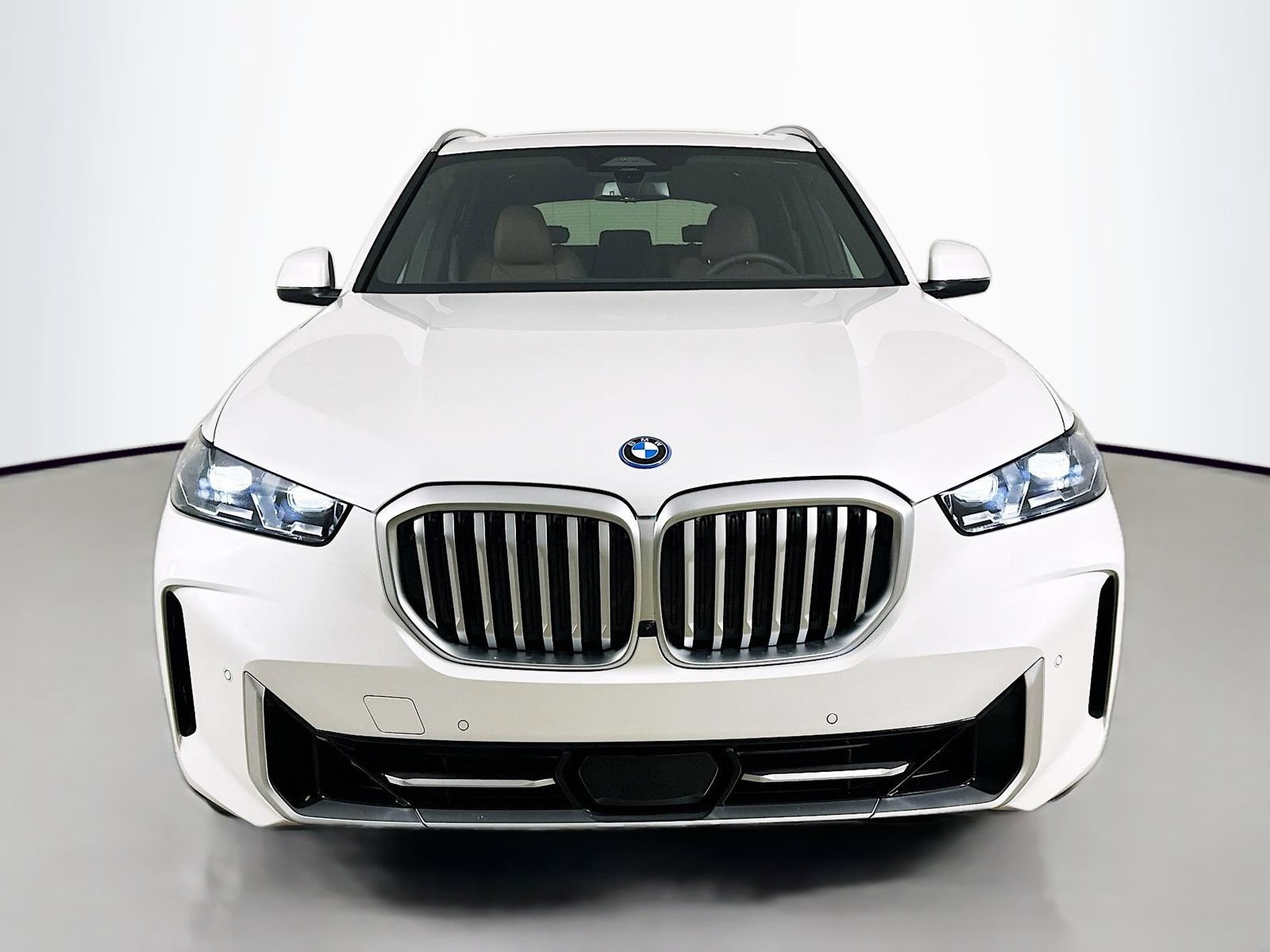 New 2026 BMW X5 xDrive50e w/ Premium Package AWD/4WD image 2