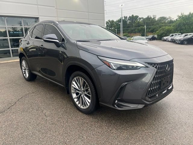 Used 2022 Lexus NX 350h AWD w/ Vision Package image 4