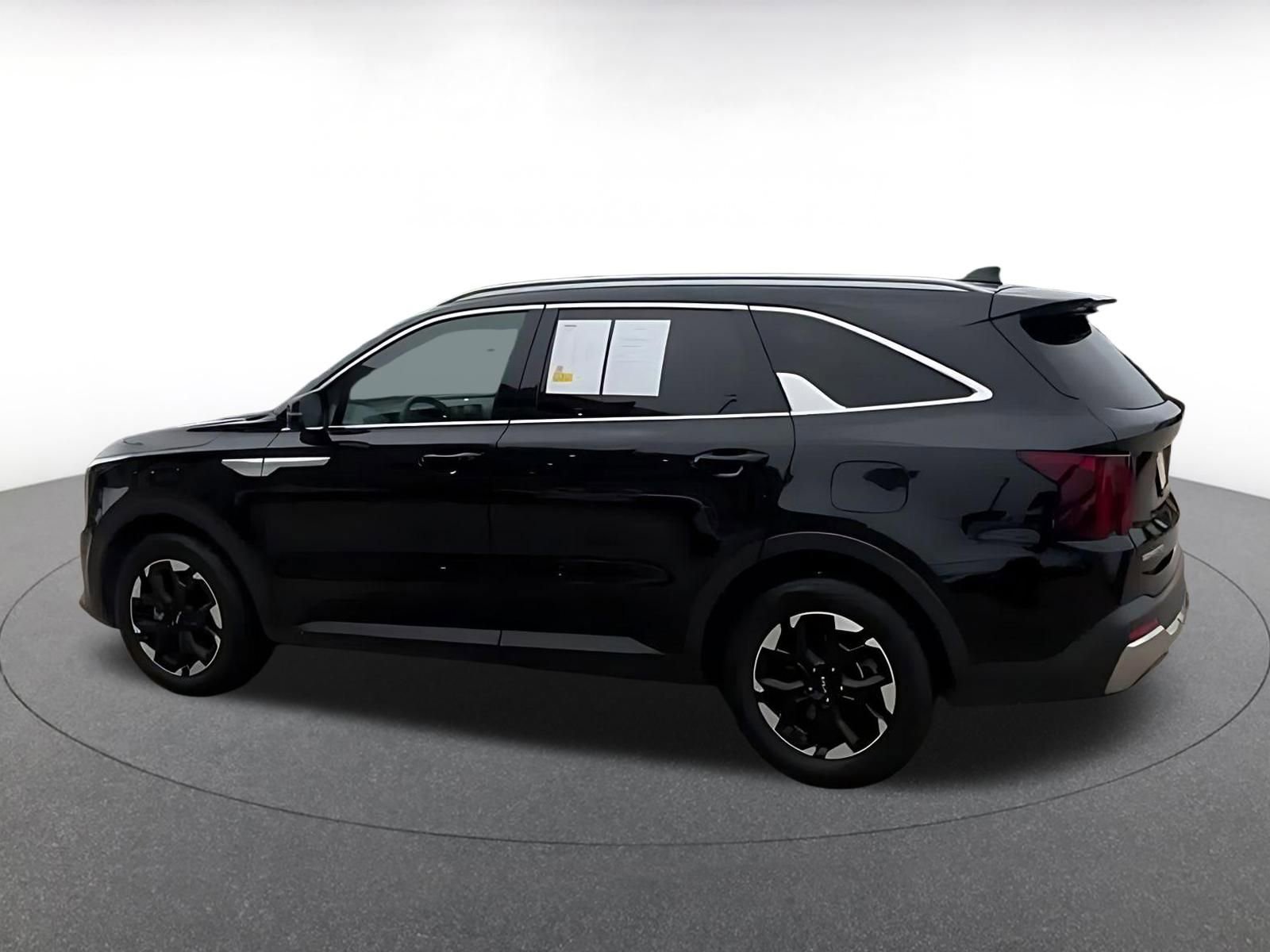 Used 2024 Kia Sorento S FWD image 10