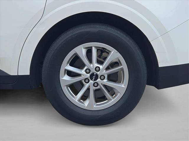 Used 2022 Kia Carnival LX FWD image 21