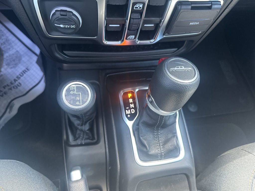 New 2025 Jeep Gladiator Sport image 15