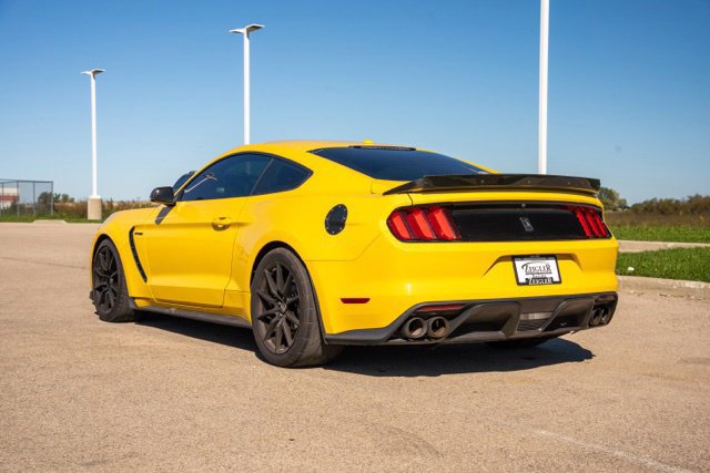 Used 2018 Ford Mustang Shelby GT350 w/ Convenience Package RWD image 5