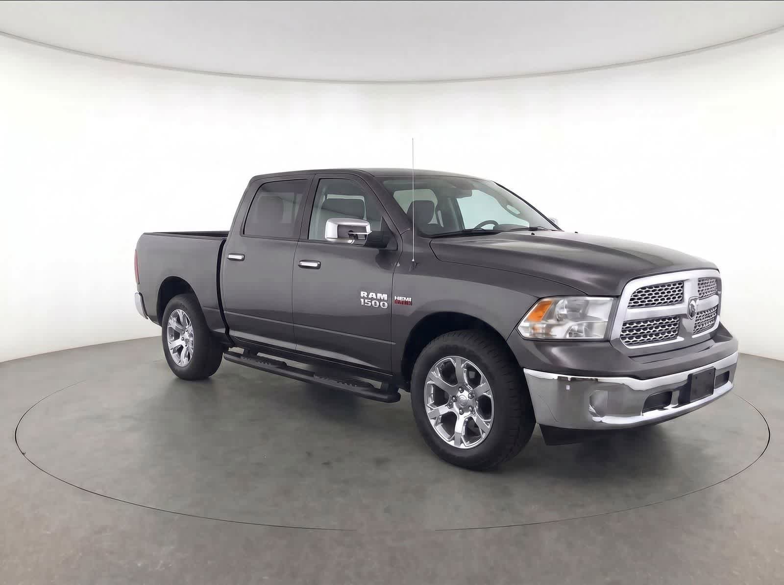 Used 2016 RAM 1500 Laramie w/ Convenience Group AWD/4WD image 2