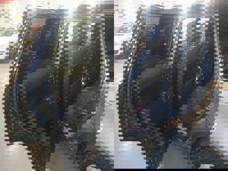 Used 2018 Land Rover Range Rover Sport HSE image 26