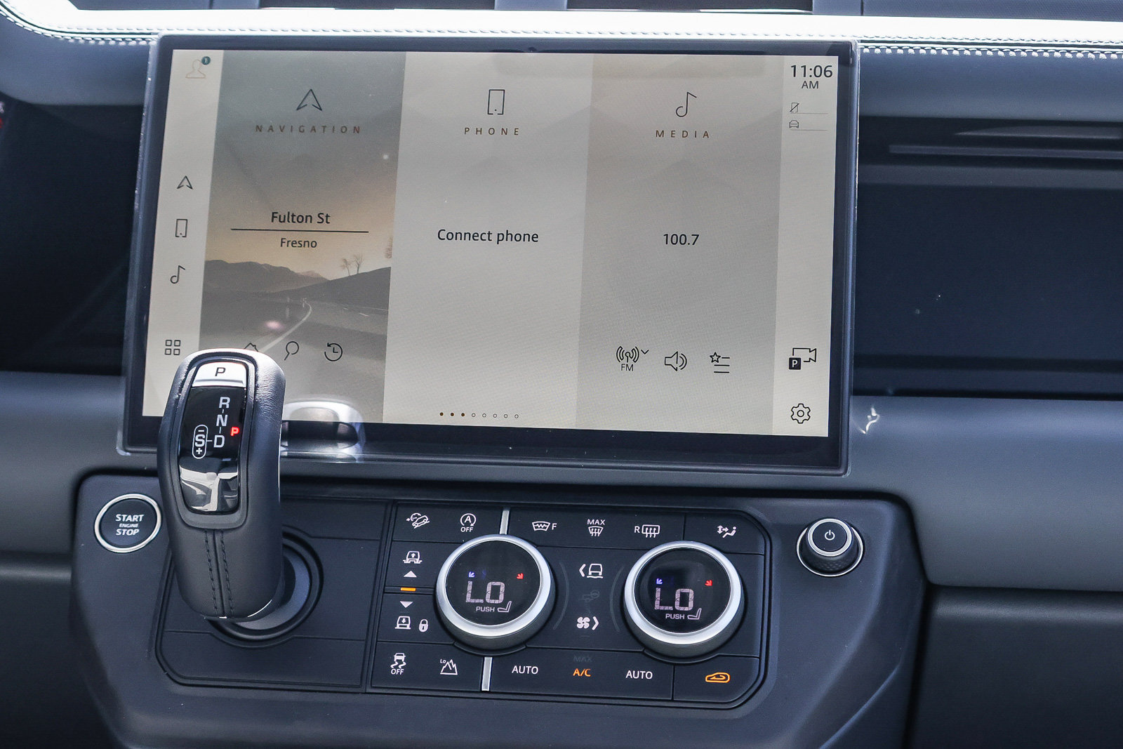 New 2026 Land Rover Defender 110 X-Dynamic SE AWD/4WD image 19