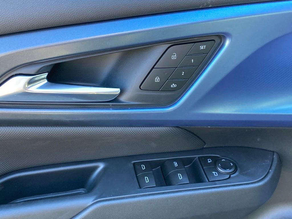 New 2026 Chevrolet Equinox EV LT w/ Convenience Package II AWD/4WD image 20