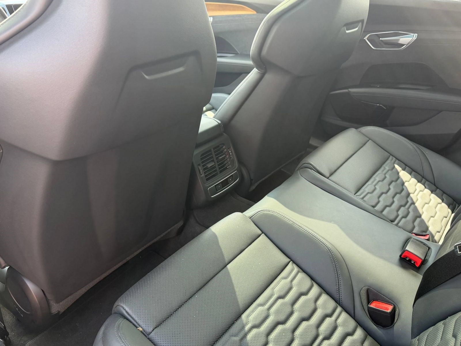 Certified 2023 Audi e-tron GT Premium Plus AWD/4WD image 24