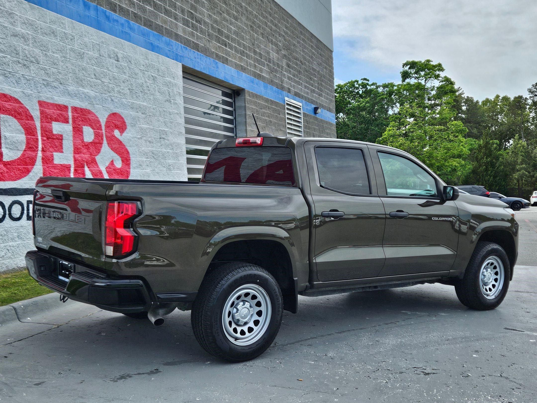 Used 2023 Chevrolet Colorado W/T RWD image 7