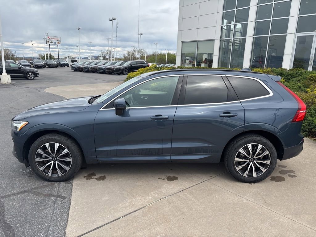 Used 2023 Volvo XC60 B5 Core w/ Climate Package AWD/4WD image 9