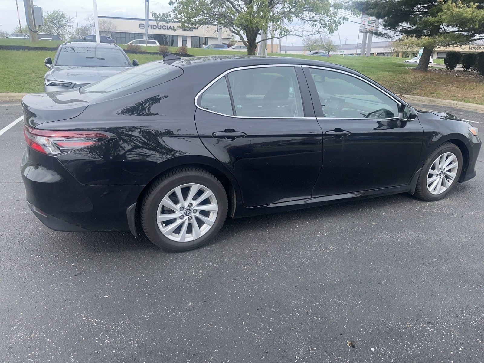 Used 2021 Toyota Camry LE w/ Convenience Package FWD image 13