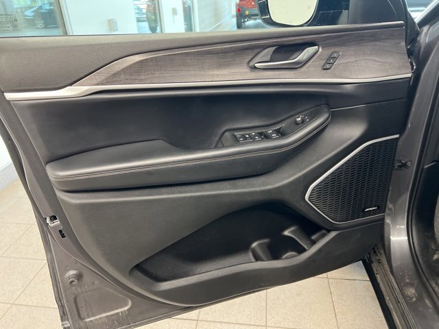 Used 2021 Jeep Grand Cherokee L Limited image 16
