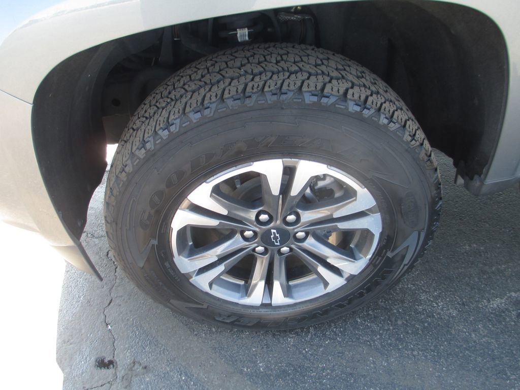 Used 2022 Chevrolet Colorado Z71 AWD/4WD image 14