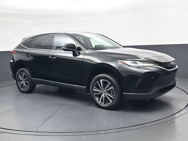 Used 2023 Toyota Venza LE video 2