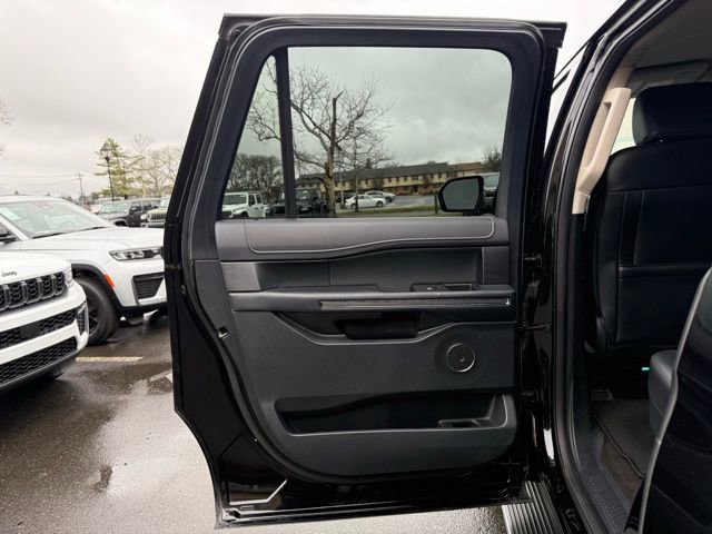 Used 2023 Ford Expedition Max XLT AWD/4WD image 26