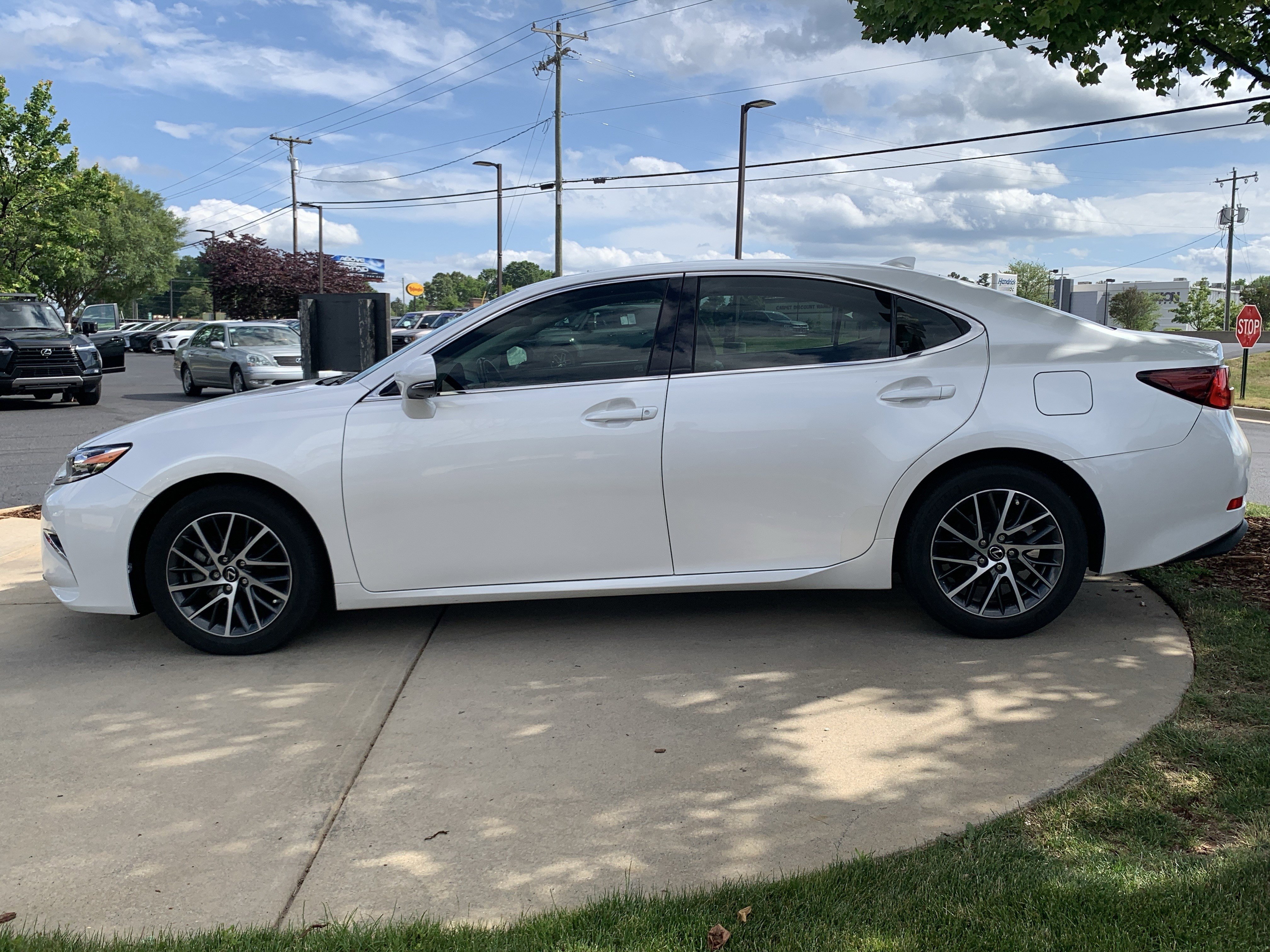 Used 2018 Lexus ES 350 w/ Luxury Package w/Wood Trim FWD image 7