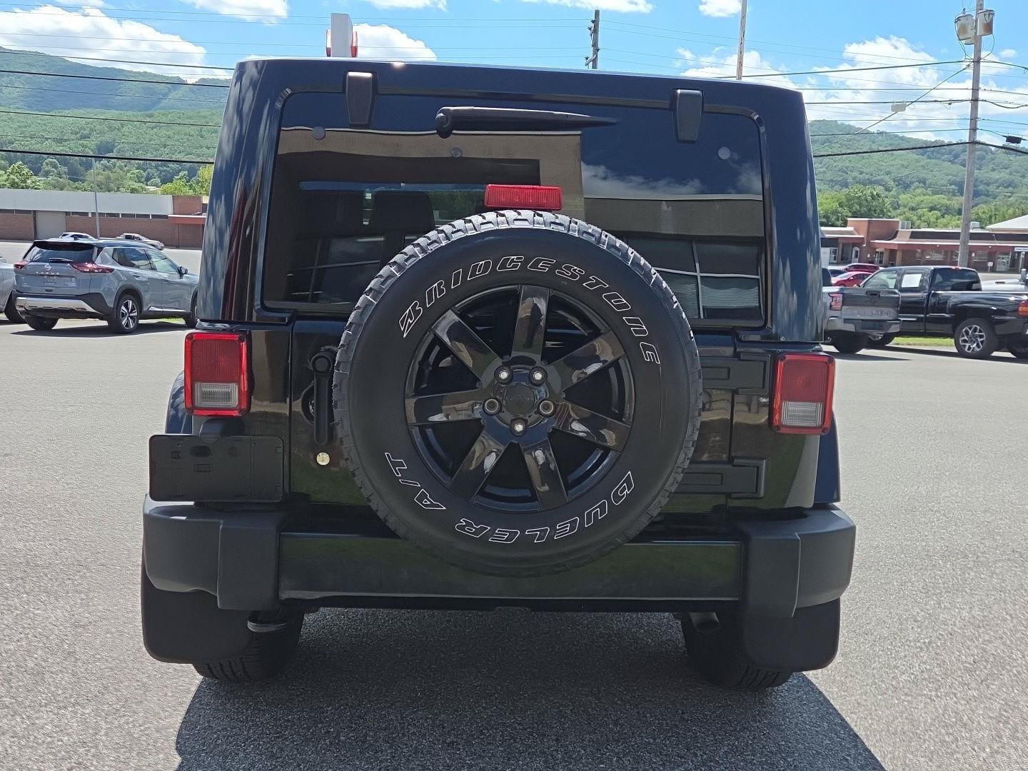 Used 2014 Jeep Wrangler Sahara AWD/4WD image 4