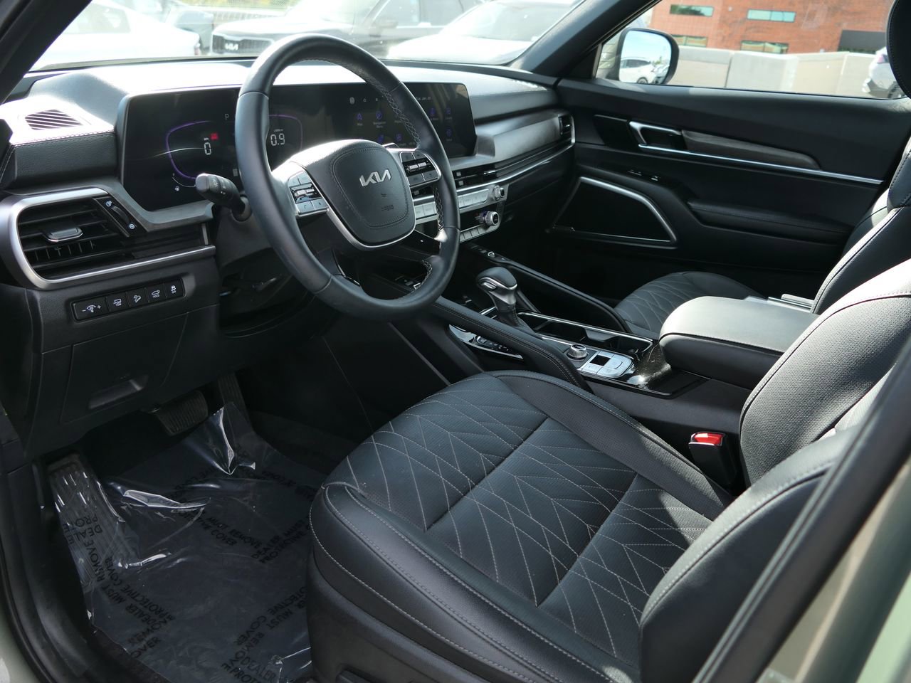Used 2025 Kia Telluride AWD image 11