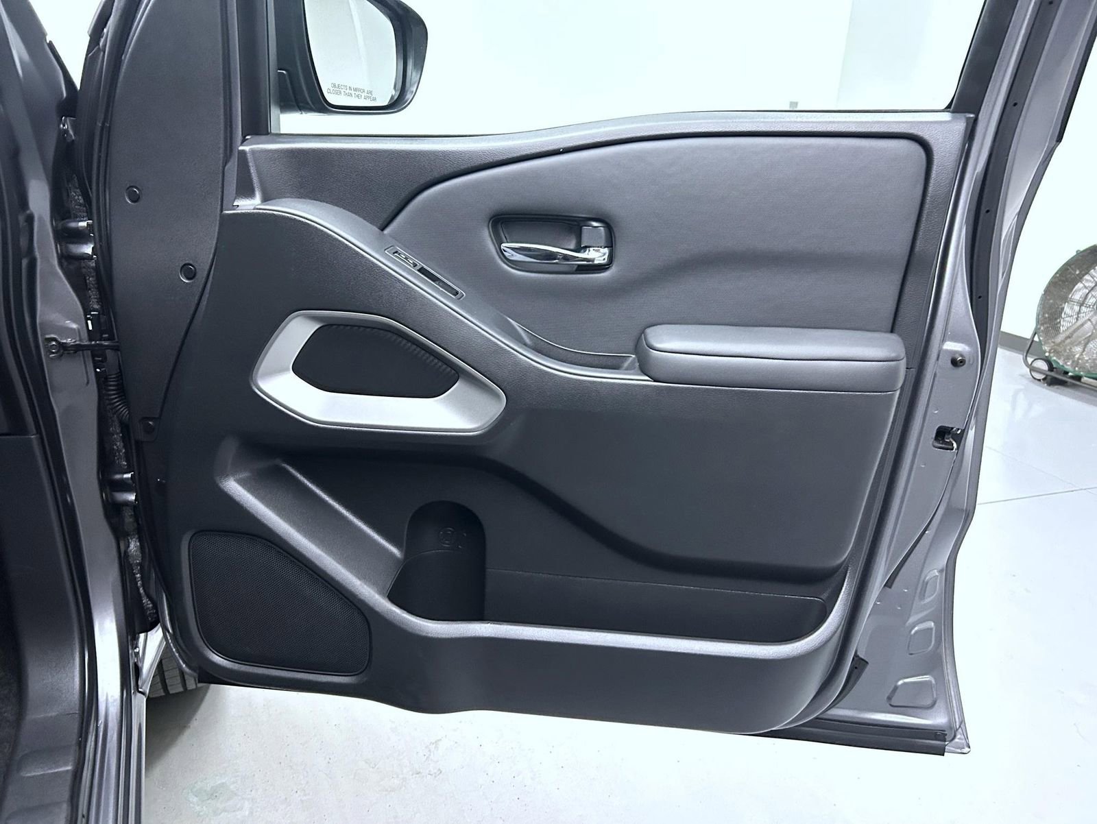 Used 2022 Nissan Frontier SV image 16